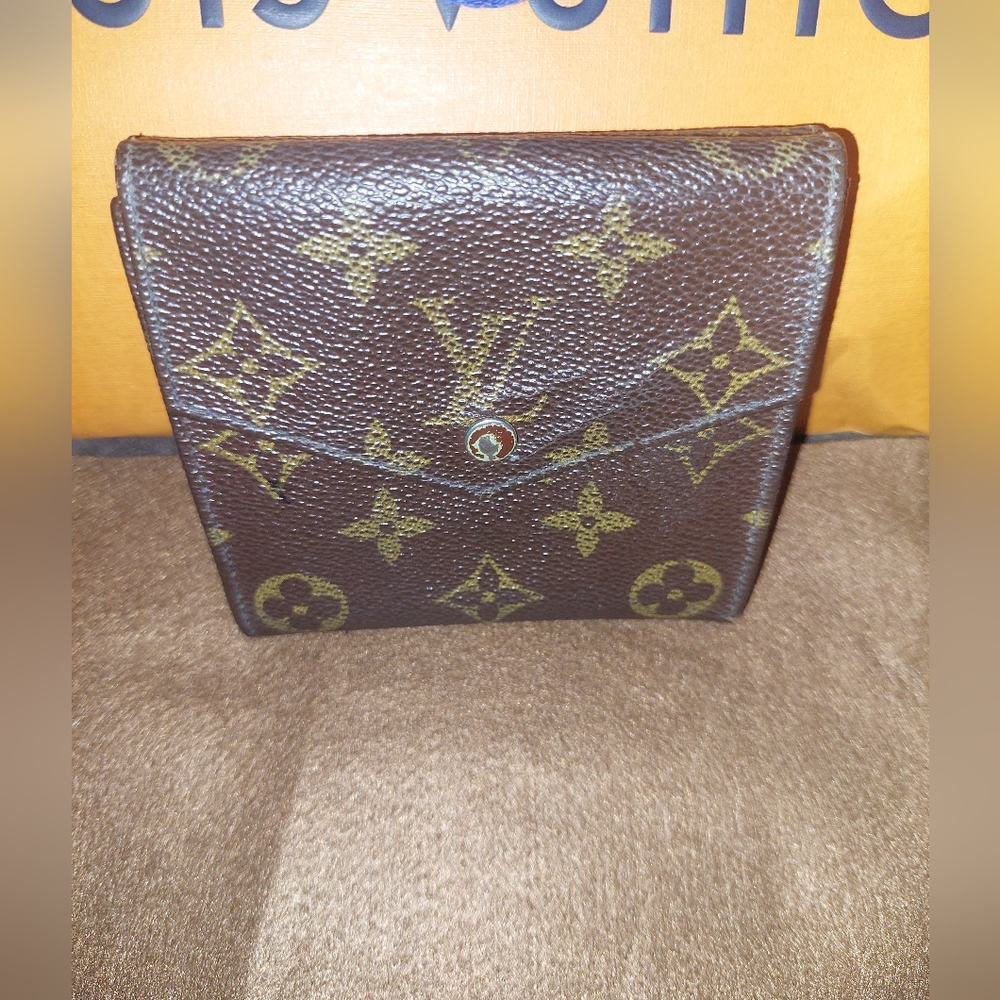Vintage Louis vuitton bifold wallet
